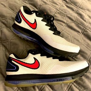 EUC‼️ Nike ZOOM ALL OUT running shoes, sneakers, athletic shoes, GREAT PRICE‼️
